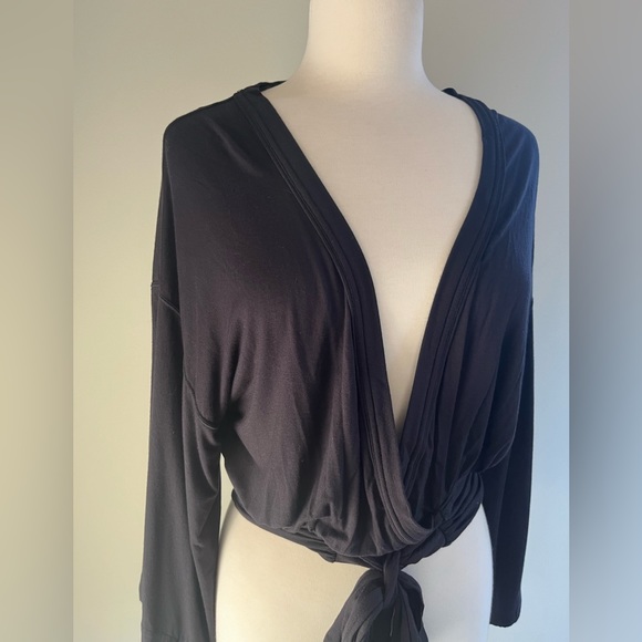 Free People bell sleeve long sleeve layering top, super soft XS / Small - Picture 3 of 14